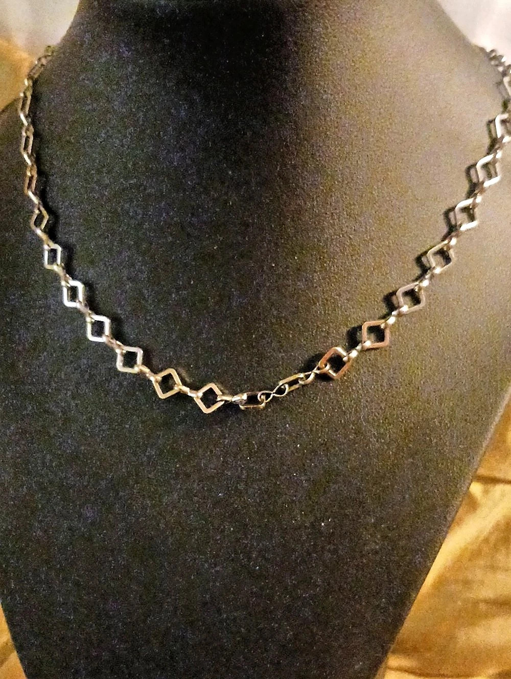 Geometric Chain Necklace in Silver Like New
